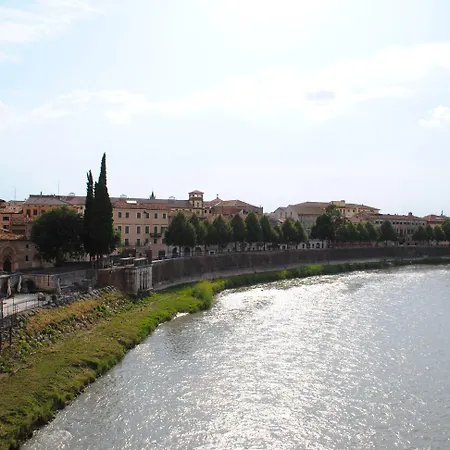 Pensión Dreaming Arena Verona