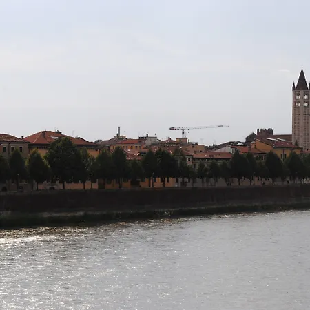 Pensión Dreaming Arena